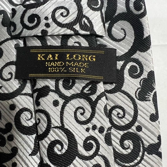 NWOT…KAI LONG HAND MADE SILK TIE. 100% WOOL YEAR ROUND TIE. - Picture 8 of 8